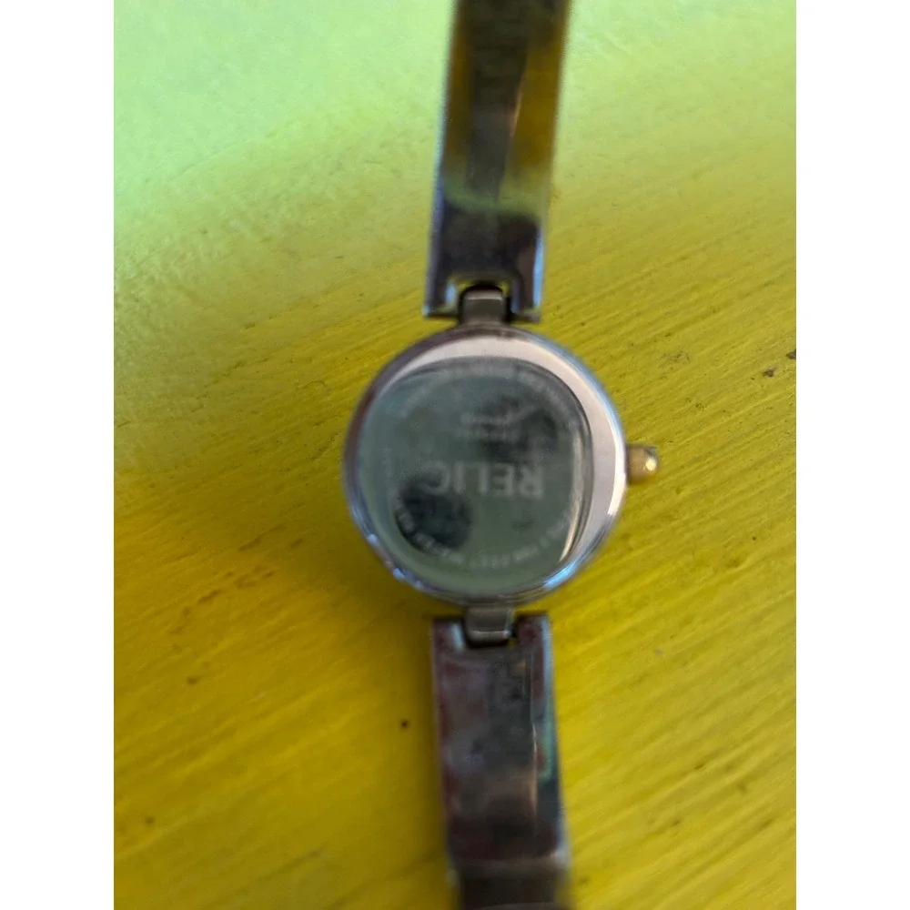 Relic by Fossil Womens Silver Tone Floral Engraved Bangle Watch ZR92207